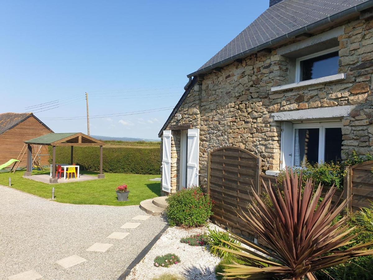 Charming Traditional 2-Bed Cottage Near Plemet Luaran gambar